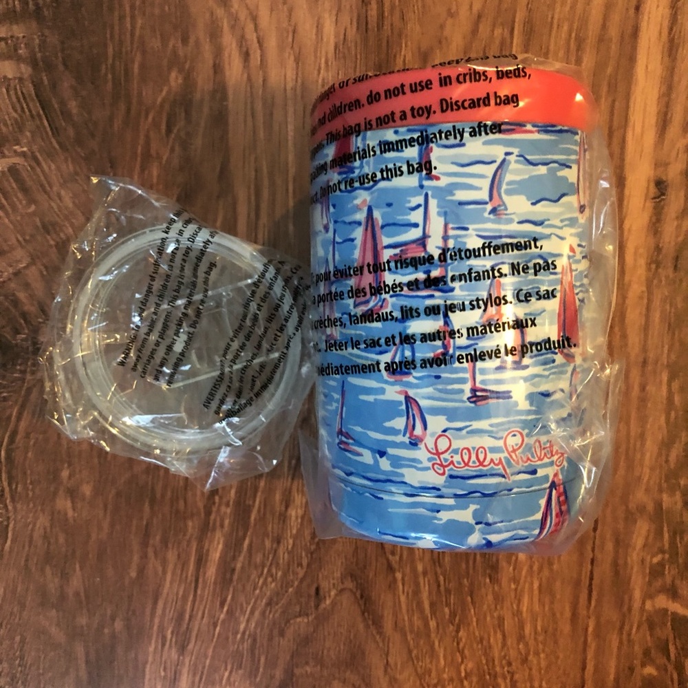 Lilly Pulitzer NWT Can holder / tumbler with lid